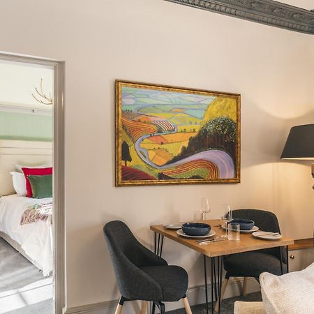 Royal View Apartments เคิร์กบีลอนสเดล ภายนอก รูปภาพ