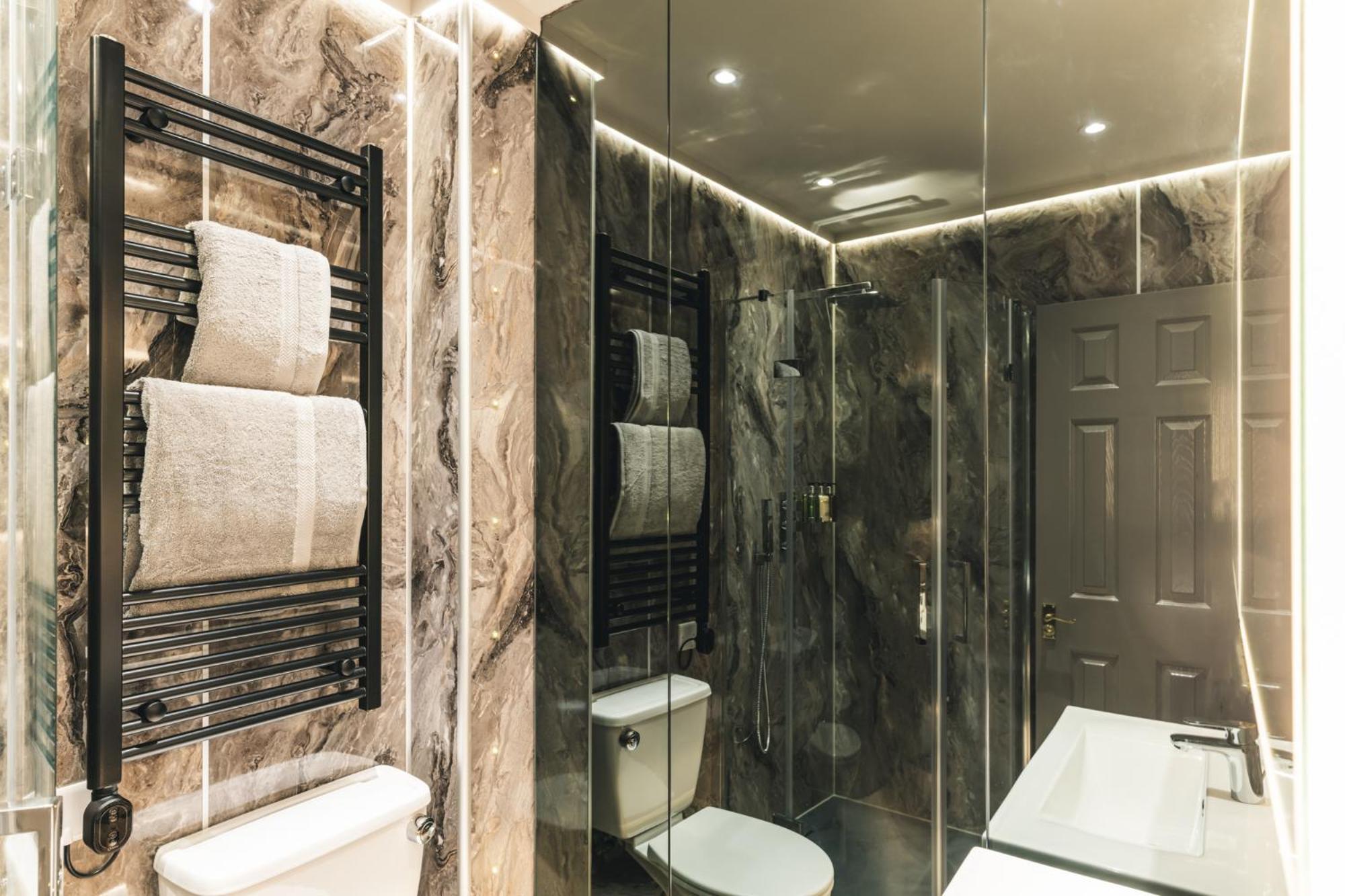 Royal View Apartments เคิร์กบีลอนสเดล ภายนอก รูปภาพ